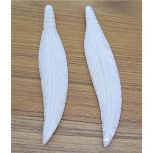 white bone feather pendant, approx 20-105mm