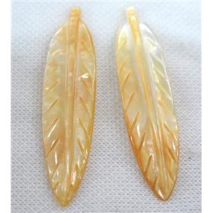 shell pendant without hole, leaf, approx 16x70mm