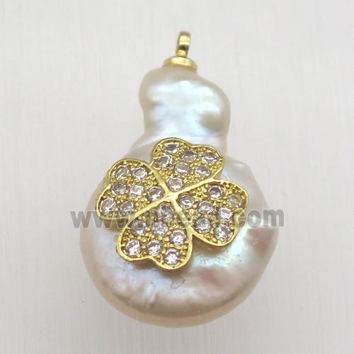 Natural pearl pendant with zircon, clover