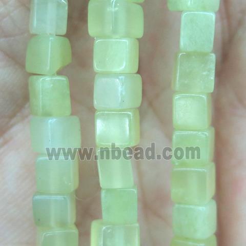 lt.green Jade cube beads