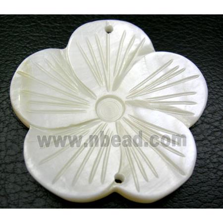 Mother of pearl flower pendant
