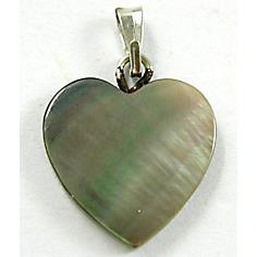 Mother of Pearl pendant, heart, black