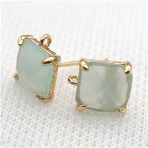 copper square stud Earrings with lt.green crystal glass, gold plated, approx 9x9mm