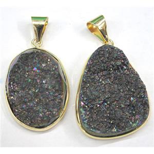 druzy quartz pendant, freeform, rainbow electroplated, approx 18x25-25x30mm