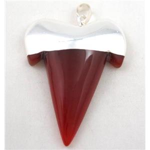 red agate pendant, shark-tooth, silver plated, approx 36-45mm
