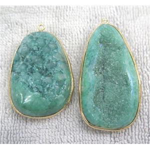 green quartz pendant with druzy, freeform, gold plated, approx 20-50mm