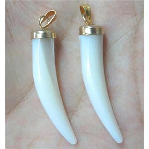 mother of pearl shell horn pendant, white, approx 6x35mm