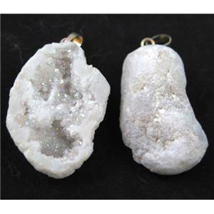 agate geode druzy pendant, freeform, white AB-color, approx 20-40mm