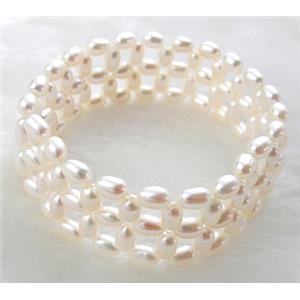 Handcraft Cluster Pearl Bracelet, elastic, white, 55mm dia, 18mm wide