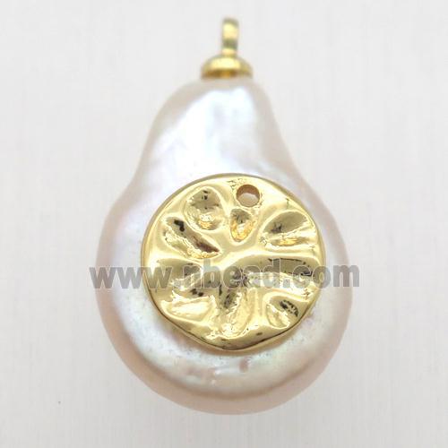 Natural pearl pendant