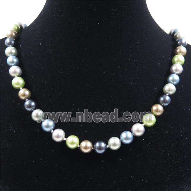 Pearlized Shell knoted necklace with clasp, round