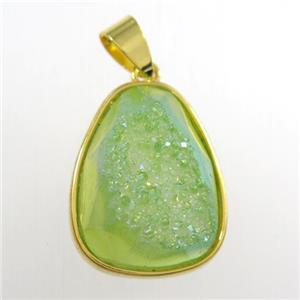 green Druzy Agate teardrop pendant, approx 15-20mm