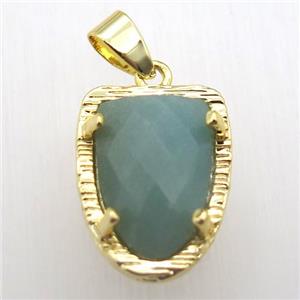 green aventurine tongue pendant, gold plated, approx 15-20mm