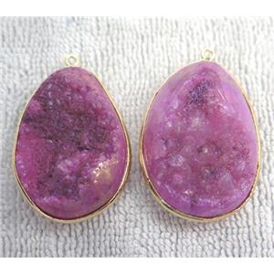 hotpink quartz pendant with druzy, freeform, gold plated, approx 20-50mm
