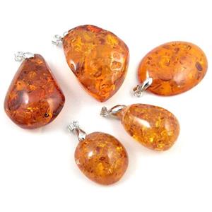 amber pendant, mixed shape, red, approx 16-40mm